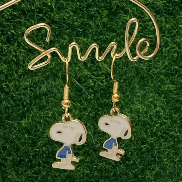 Snoopy Earring, Peanuts Earring, Snoopy Jewelry, Gift Idea, Cute Earring - Picture 2 of 4